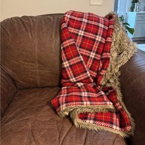 Pottery Barn Reversible Holiday Plaid Throw with Faux Fur Back
